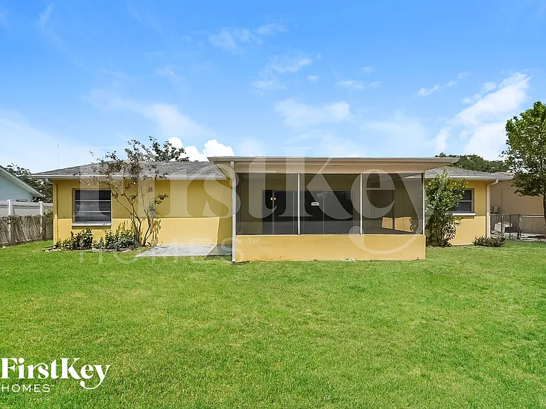 319 Scott Ct — Photo 15