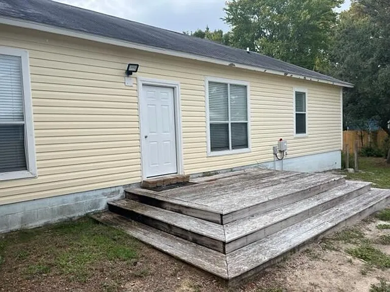 161 Walnut St — Photo 15