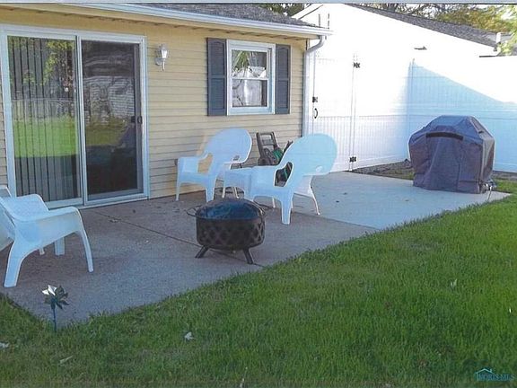 3rd image of 85 Bordeaux Dr