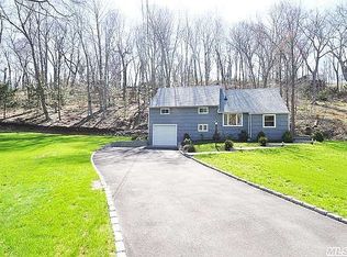 23 Tappen Dr, Melville, NY 11747