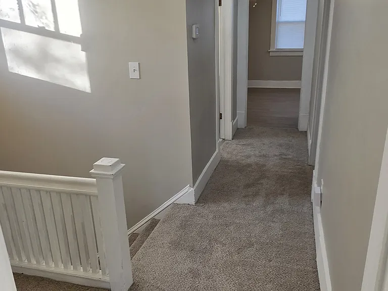 1225 W Osborne St — Photo 10