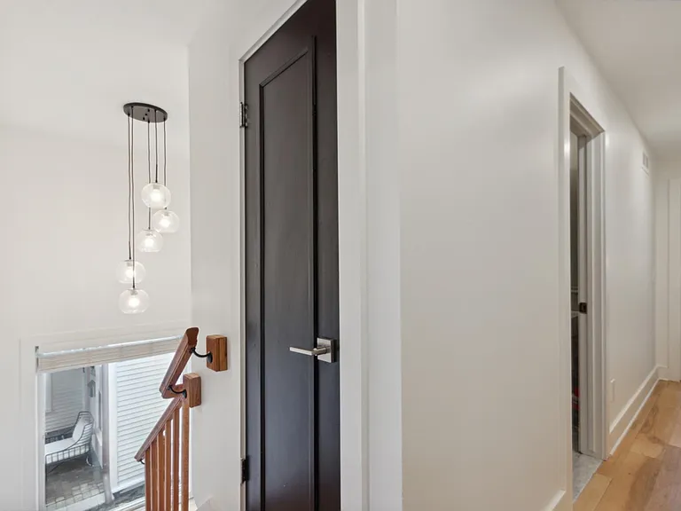 372 W Brown St #3 — Photo 17