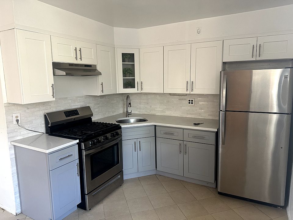 1st image of 936 Quincy Ave Floor 2