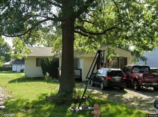 826 N Limestone Ln, Peoria, IL 61604