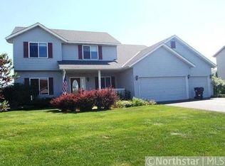 2766 Pampas Ct, Shakopee, MN 55379