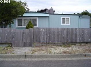 451 Myeena Loop, Florence, OR 97439