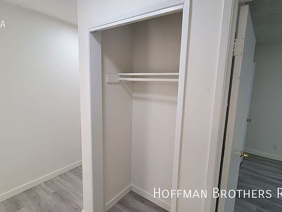 5th image of 13113 Oxnard St #17A