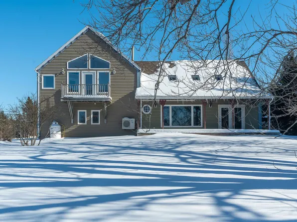 114 Stratford Rd, Stratford, PE C1B 1Y4