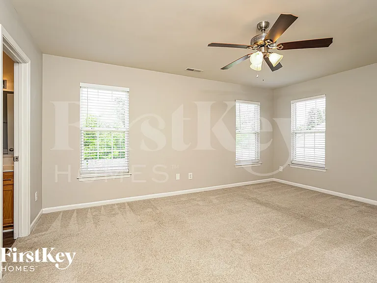4204 Laurel Ridge Cir — Photo 10