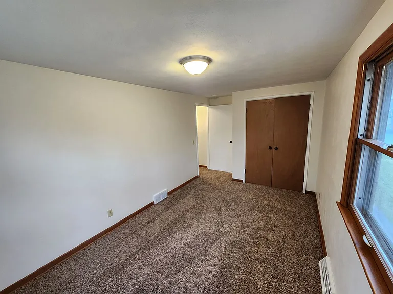 1009 34th Ave — Photo 9