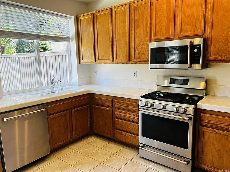 6033 Paseo Hermosa — Photo 28