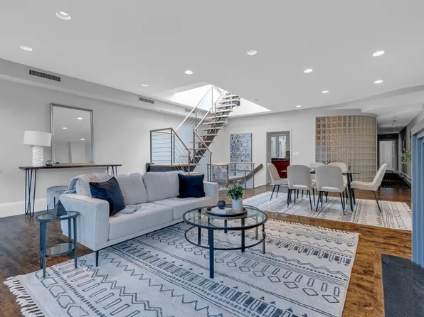 1688 Washington St APT 4, Boston, MA 02118