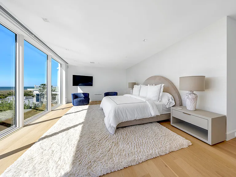 345 Dune Rd — Photo 18