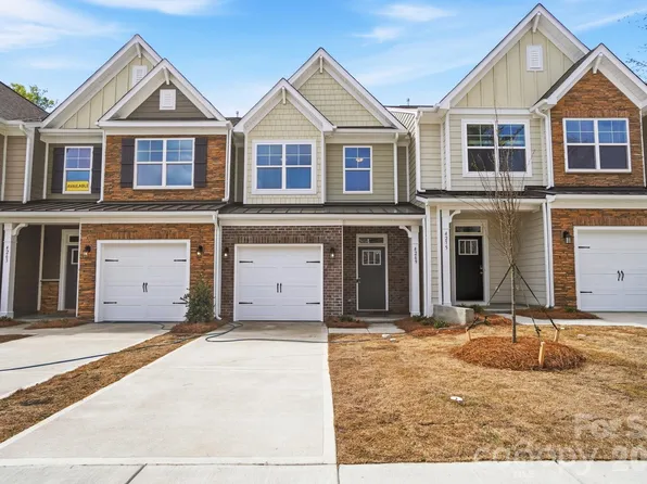 4269 Black Ct, Harrisburg, NC 28075