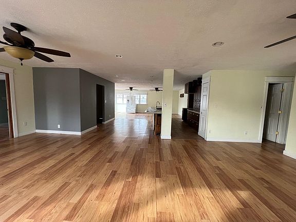 3rd image of 1810 N Jackson Ave