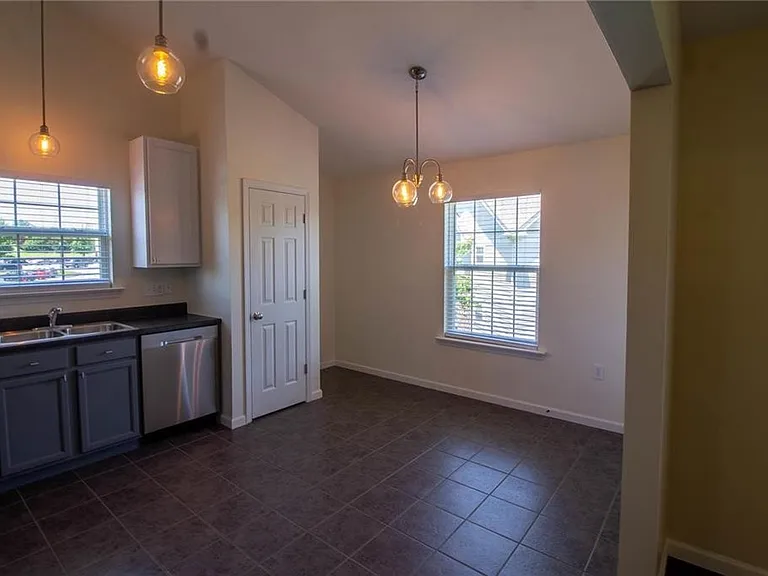 1832 Piedmont Cir — Photo 4