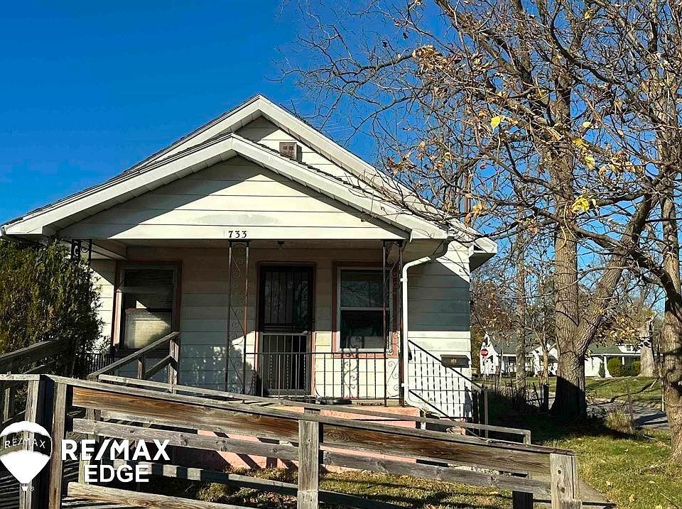1st image of 733 E Lorado Ave