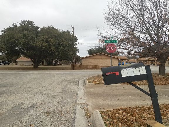 5th image of 2300 Carriage Ln
