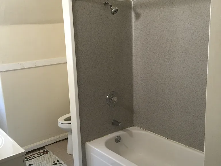 2211 NE 50th St #16 — Photo 3