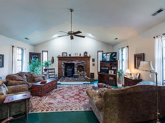 2nd image of 2844 Windwood Dr