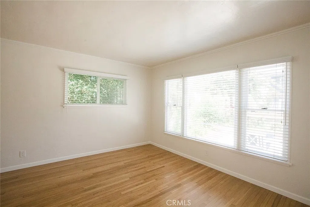 2 bed, 900 sqft, $5,500 — Photo 4