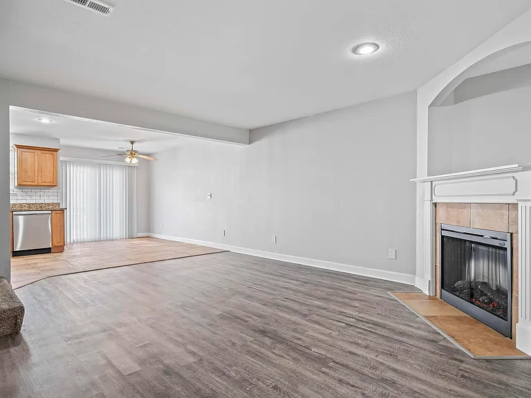 Arbor Mist Townhomes — Photo 9
