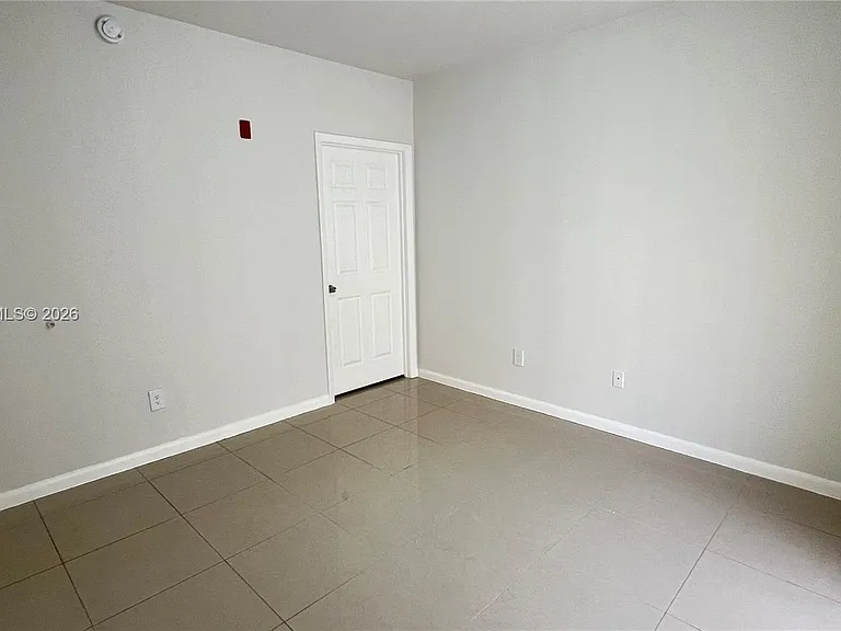 909 SW 15th Ave #1 — Photo 18