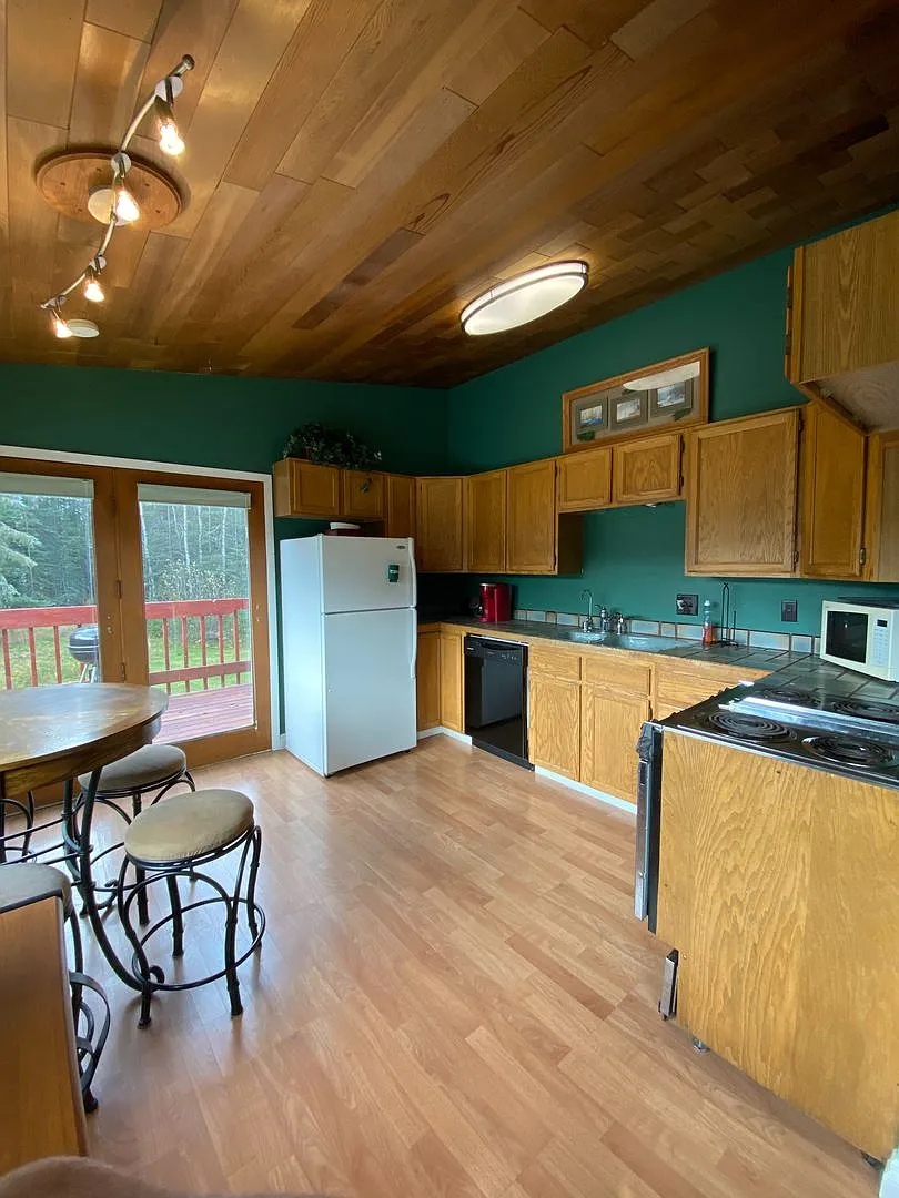 342 Chugach Drive — Photo 2