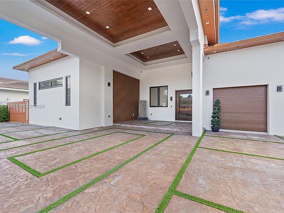 4th image of 3585 SW 129th Ave