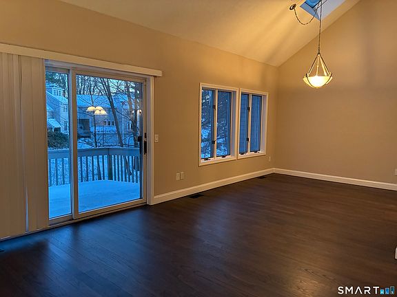 5th image of 14 Brookview Circle