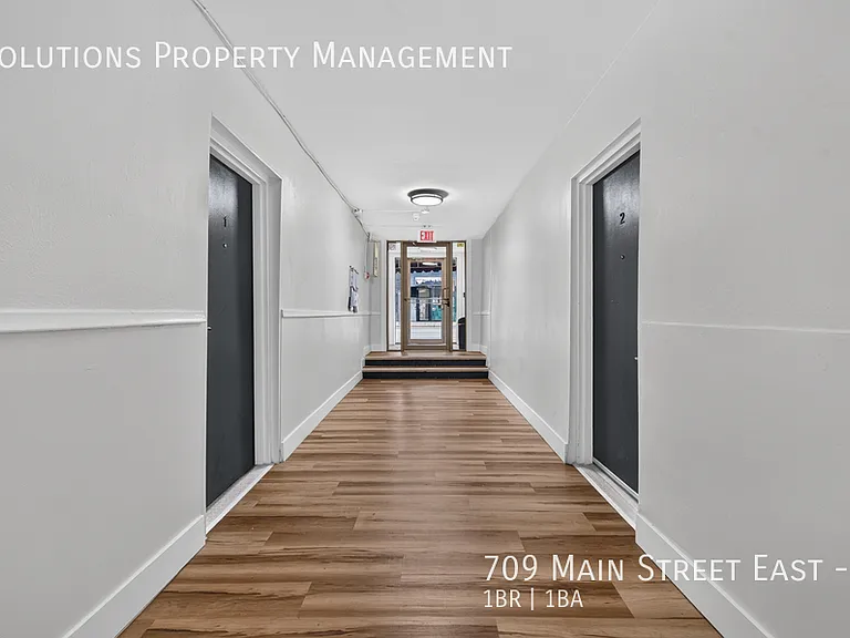 709 Main St E #1 — Photo 14