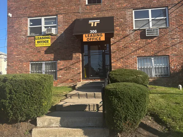 274 Eastern Pkwy #4, Irvington, NJ 07111