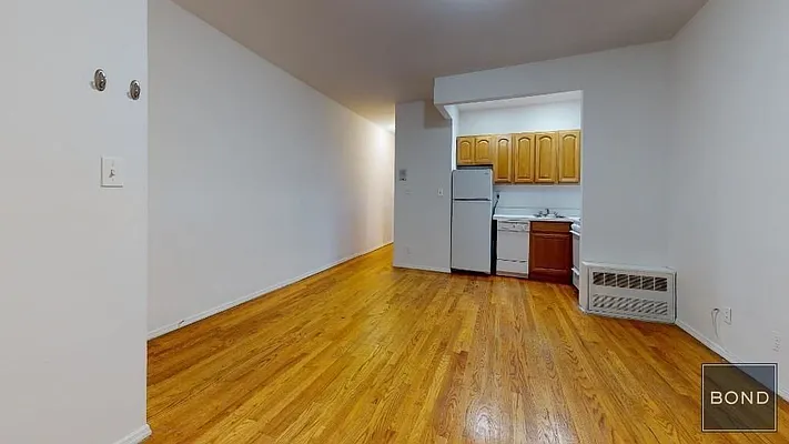 Rented by Bond New York | media 5