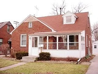 16013 Stephens Dr photo 1