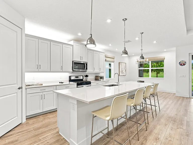 11724 SW Aquila Way — Photo 10