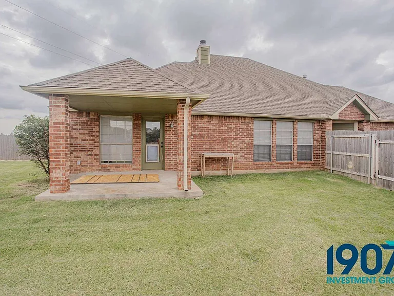 2508 Tyler Ln — Photo 25