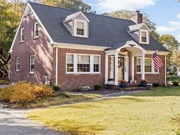 313 Sandwich St, Plymouth, MA 02360