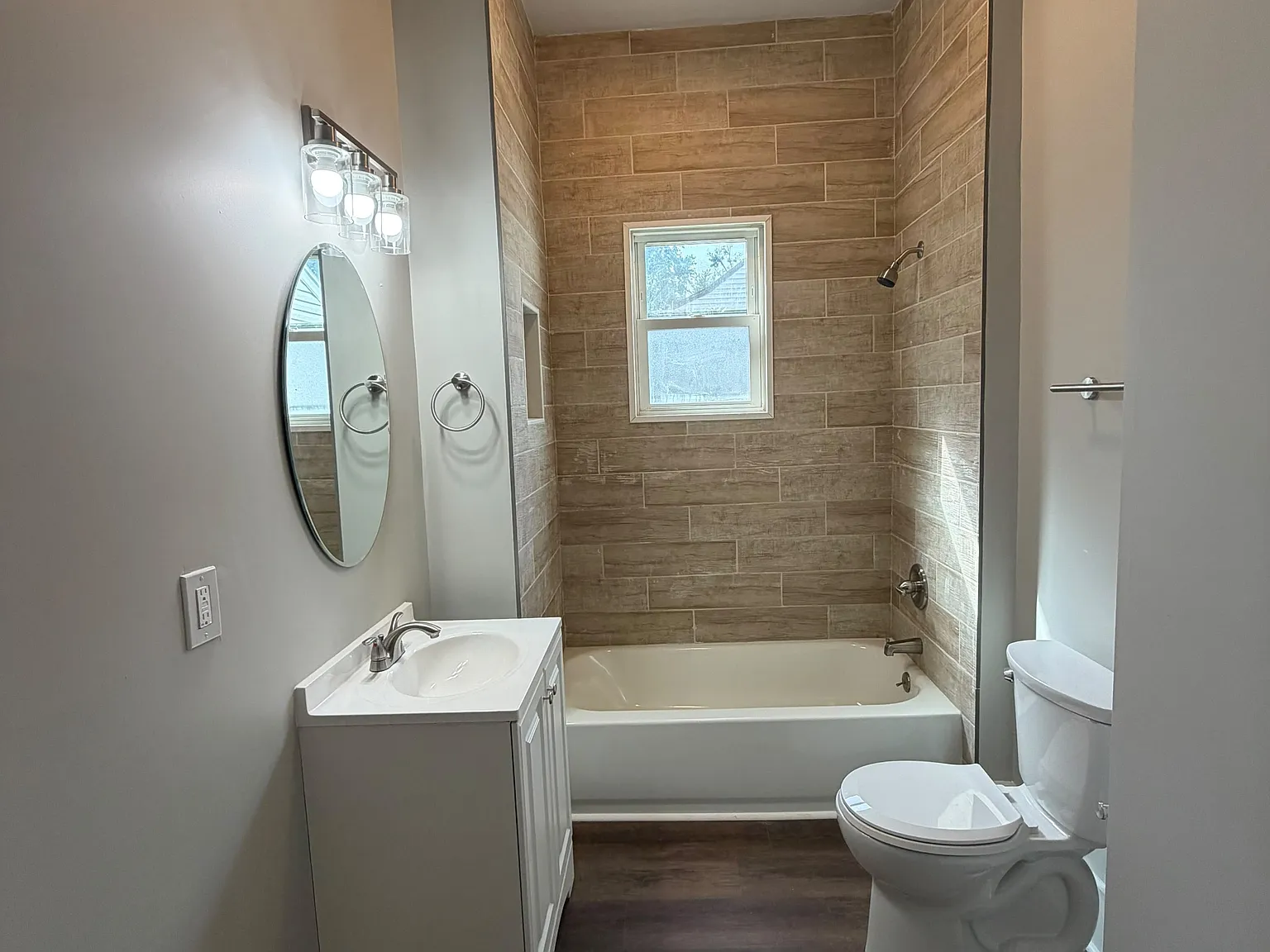 1312 Earl Avenue - 1 — Photo 4