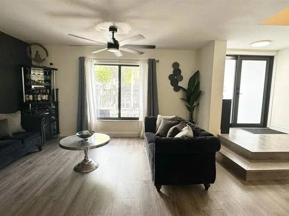 11205 NW 15th St, Pembroke Pines, FL 33026