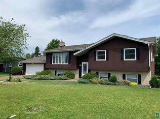 9 E Hayes Ct, Superior, WI 54880