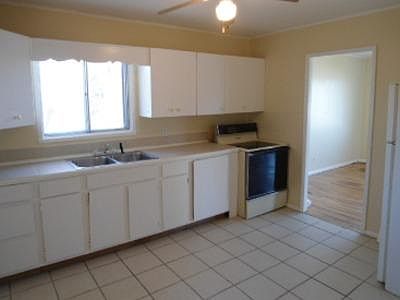 3rd image of 105 Woods Ave S