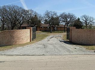 6935 Redbird Ln, Burleson, TX 76028