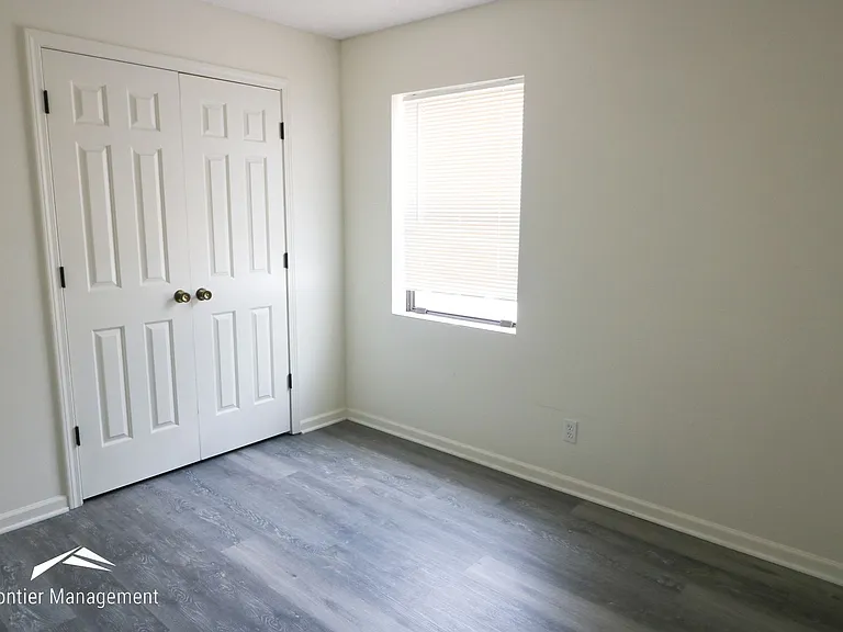 1856 Anderson — Photo 11