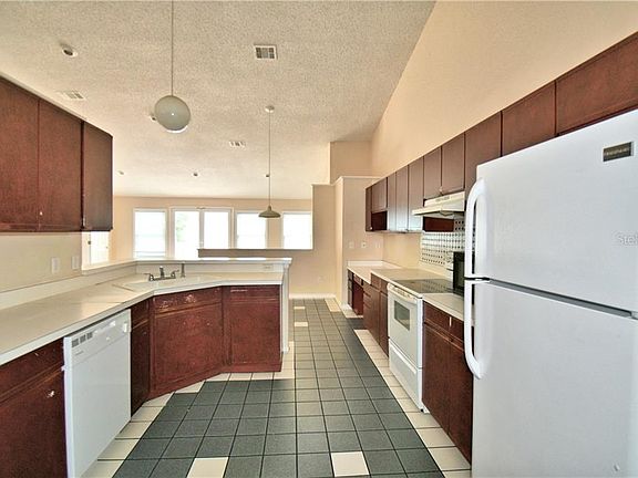 4th image of 12773 Newfield Dr