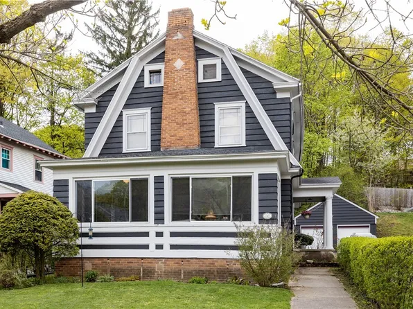 216 Twin Hills Dr, Syracuse, NY 13207