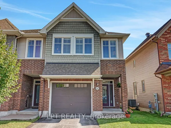 416 Warmstone Dr, Ottawa, ON K2S 0W2