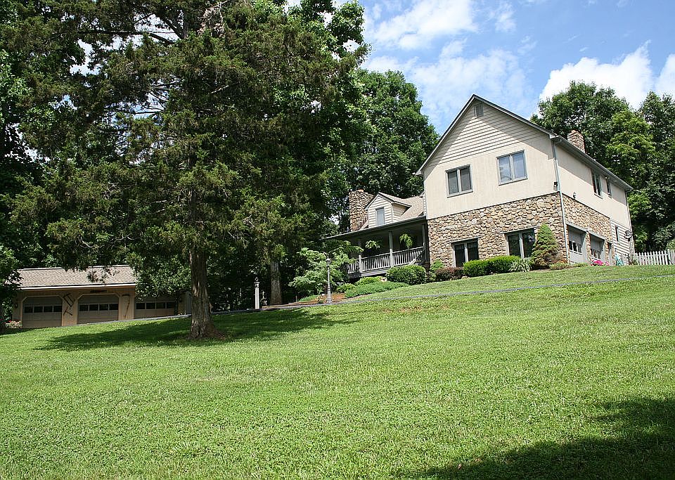 1st image of 103 Equestrian Ct