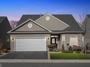 9 Chablis Ct, Monroe Township, NJ 08831