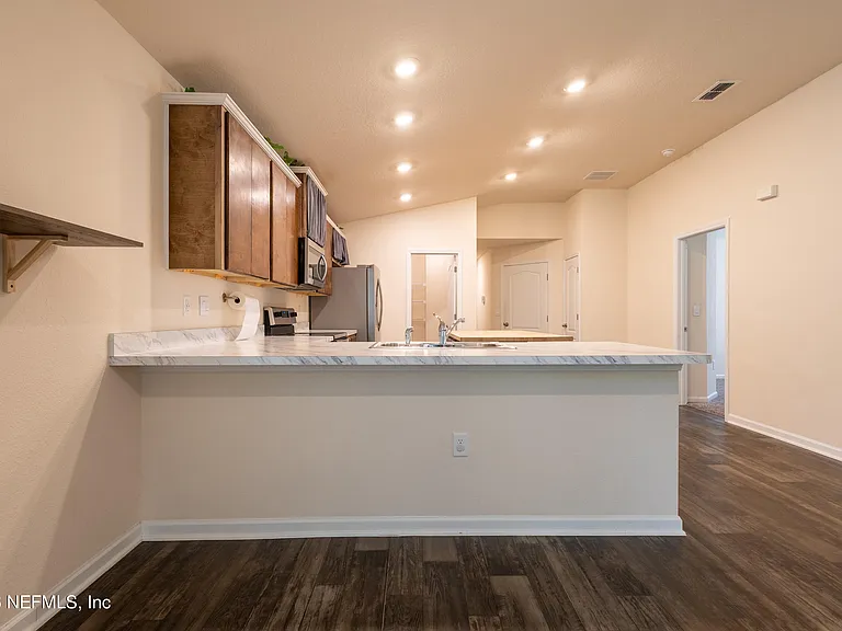 2446 Oak Stream Dr — Photo 13
