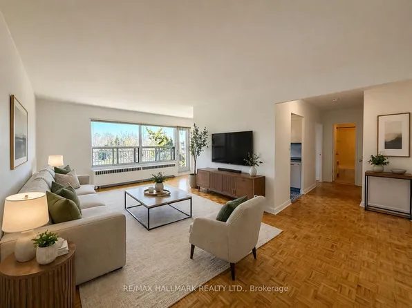 28 Upper Canada Dr #403, Toronto, ON M2P 1R9